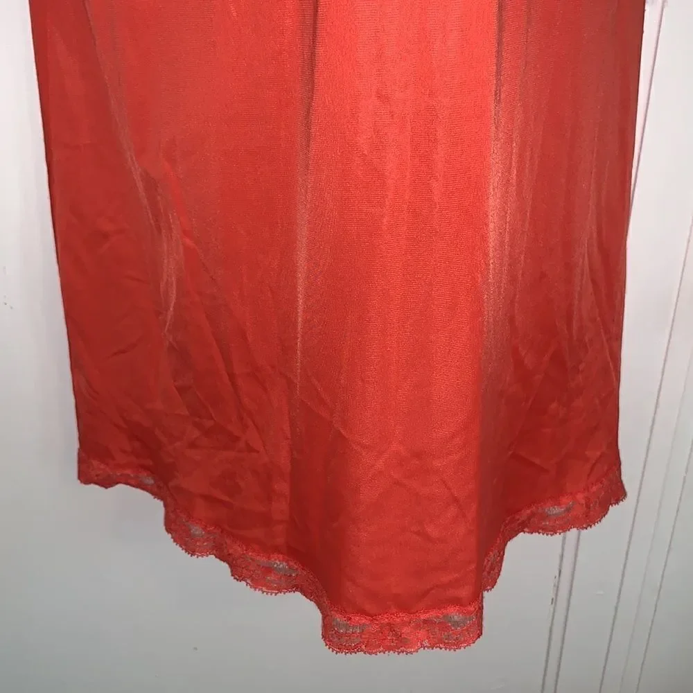 Vintage red nylon full slip with lace bodice - Picture 6 of 9